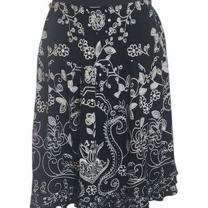 Chic Black and White Floral A-Line Skirt